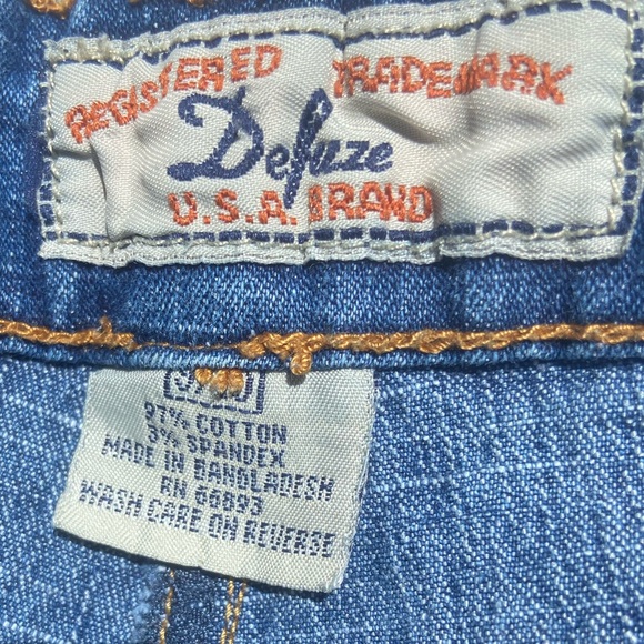 Defuze Shorts - Picture 2 of 3